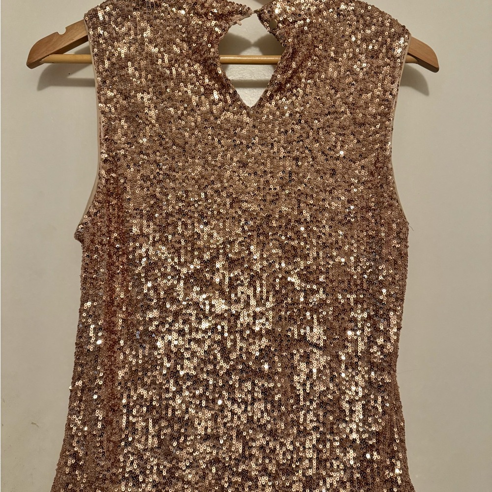 Women’s top Gold - Picture 2 of 2